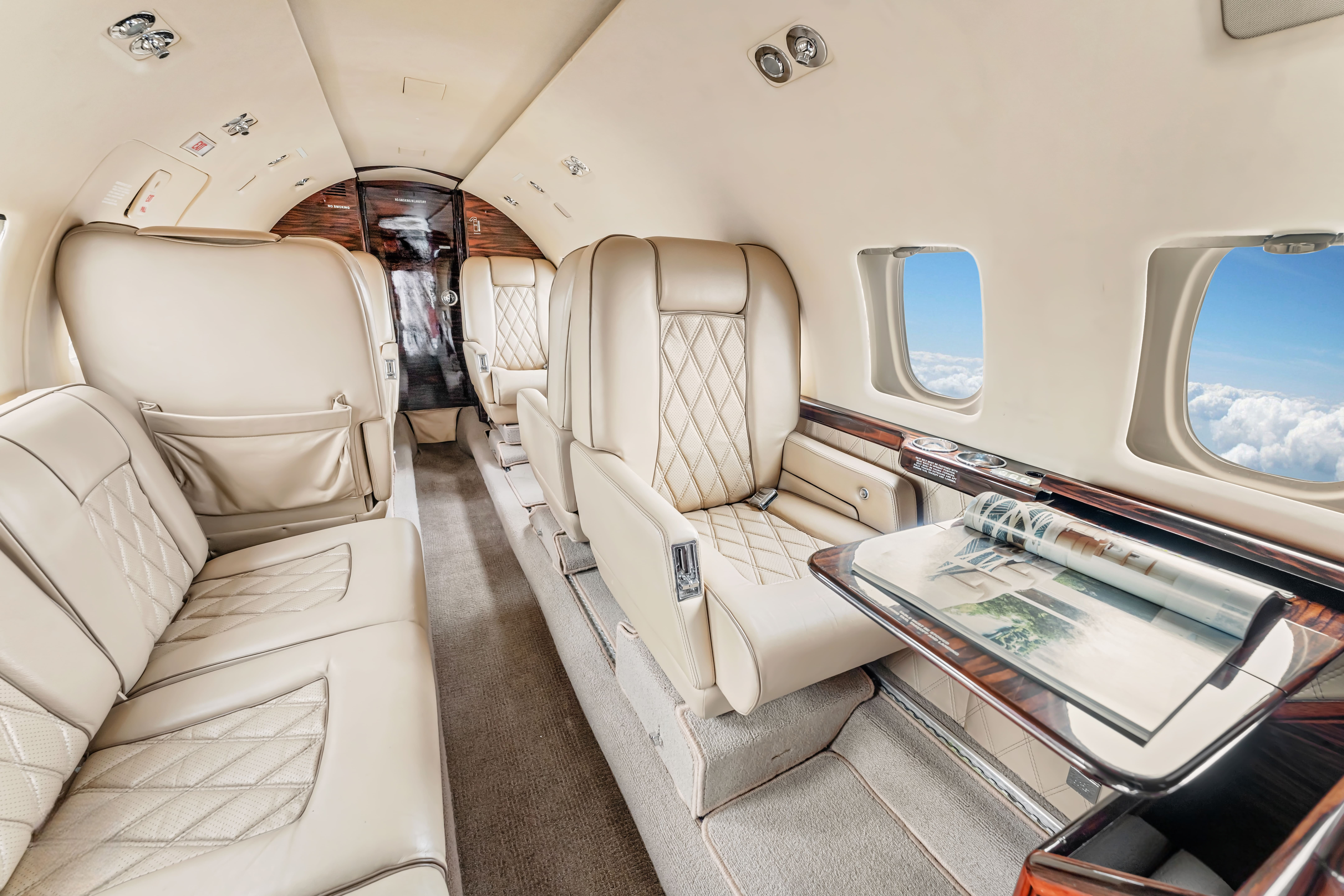 Private jet charter from The Hamptons to New York